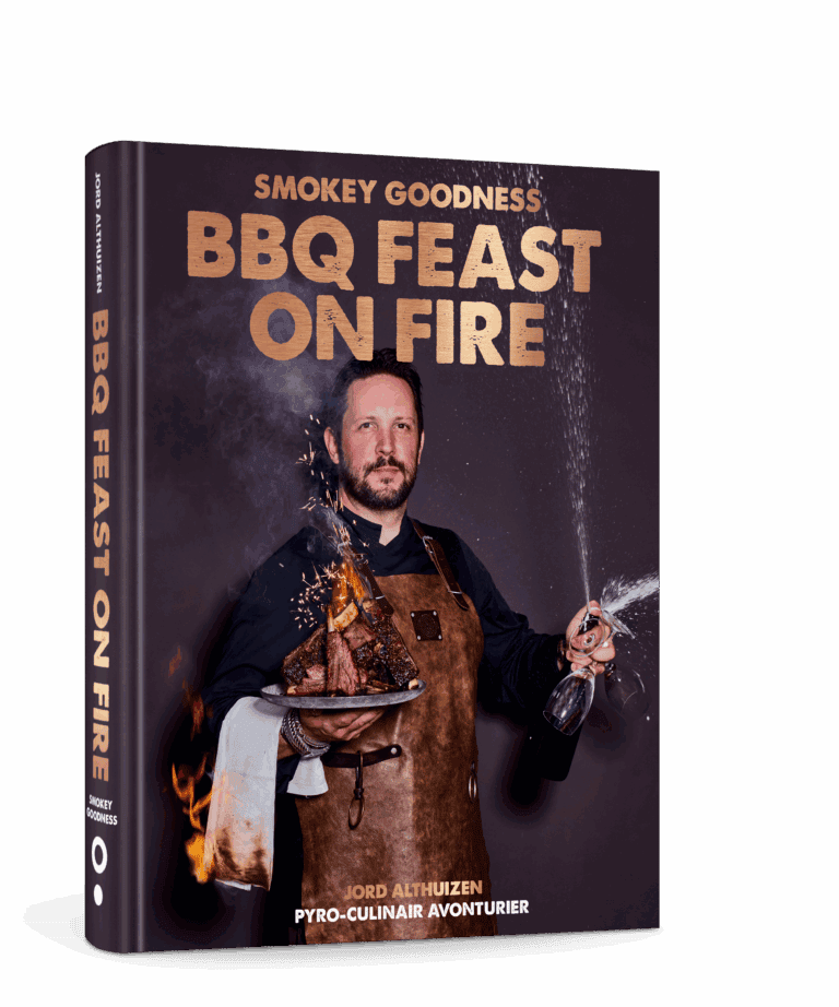 BBQ Boek - Smokey Goodness BBQ Feast on Fire