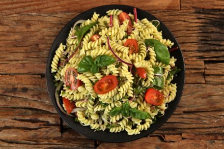 food side dish italiaanse pasta salade 6 scaled 440x293